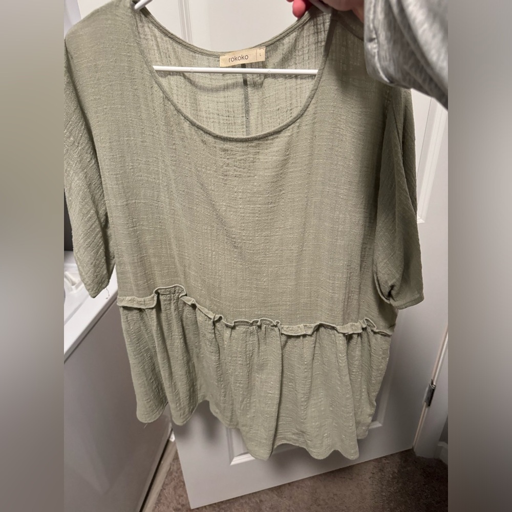 Sage Green Top - Picture 2 of 2